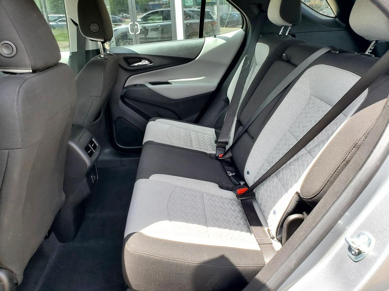 Chevrolet Equinox Vehicle Image 15