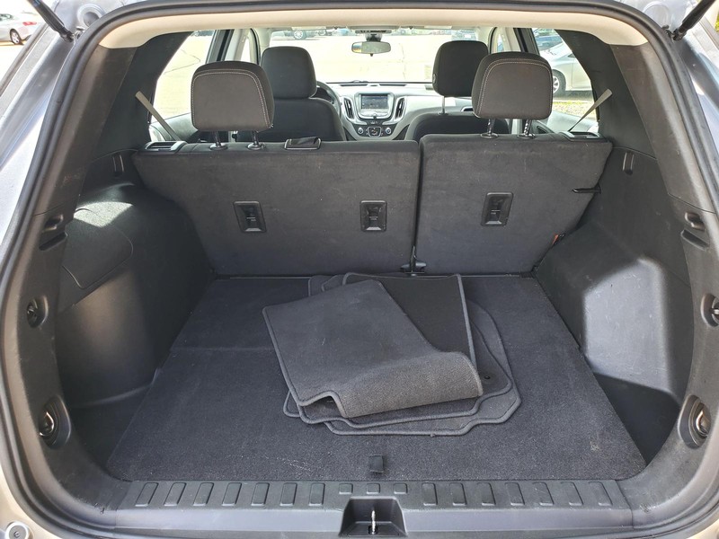 Chevrolet Equinox Vehicle Image 16