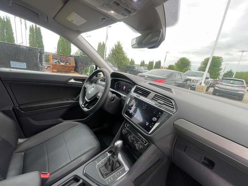 Volkswagen Tiguan Vehicle Image 05