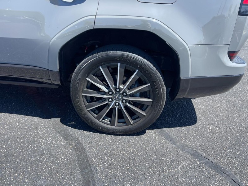 Lexus GX Vehicle Image 05