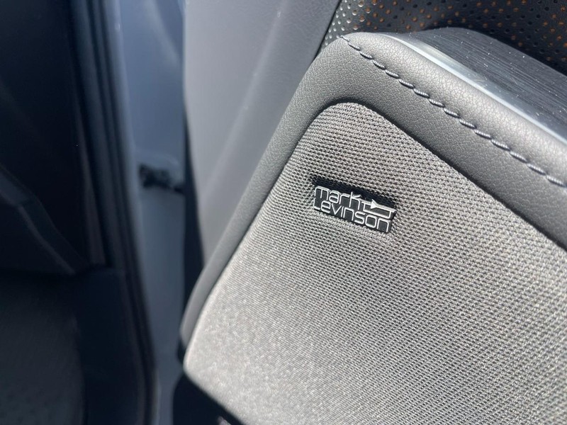 Lexus GX Vehicle Image 14