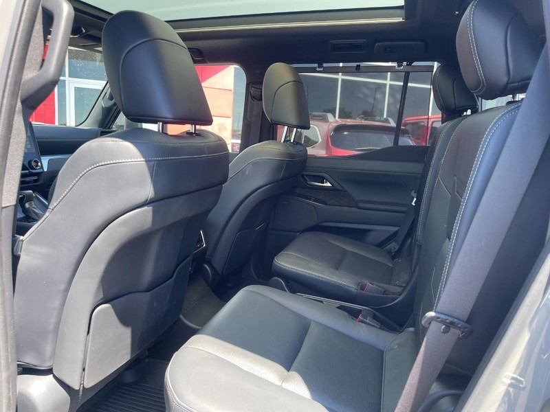 Lexus GX Vehicle Image 23
