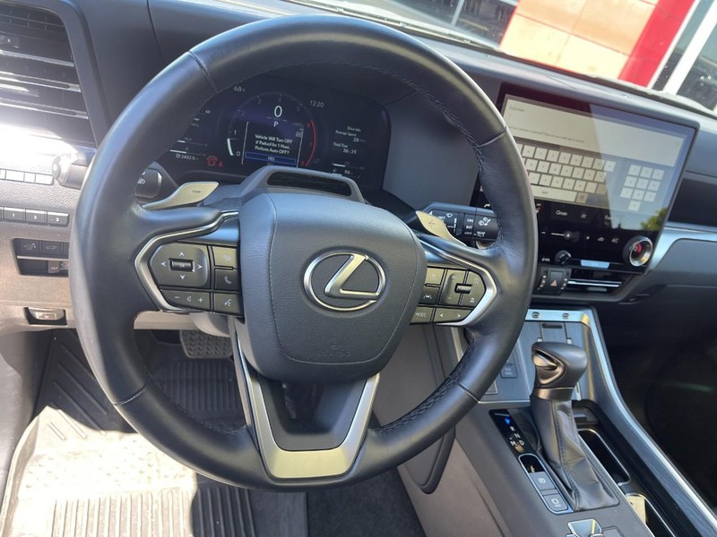 Lexus GX Vehicle Image 29