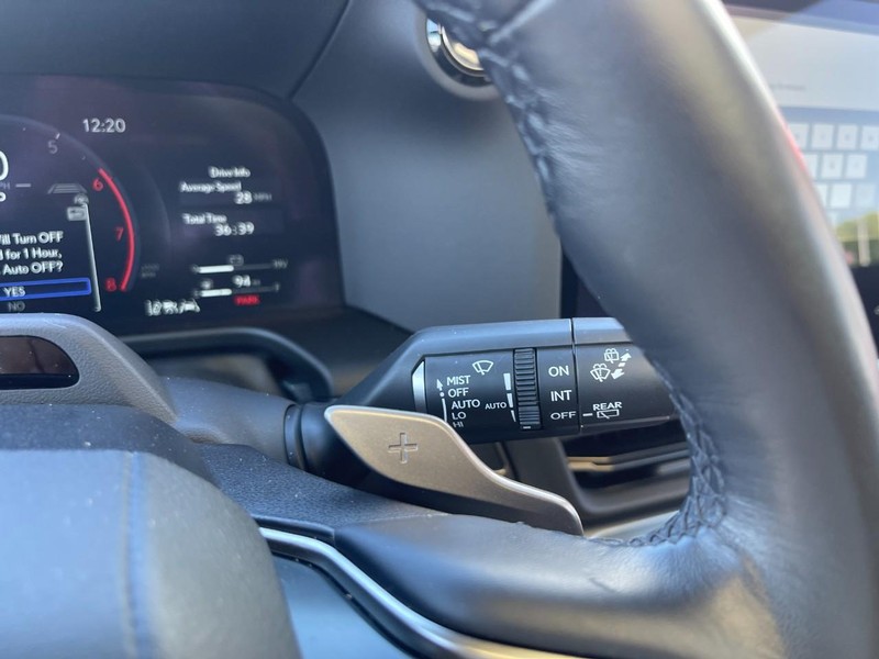 Lexus GX Vehicle Image 33