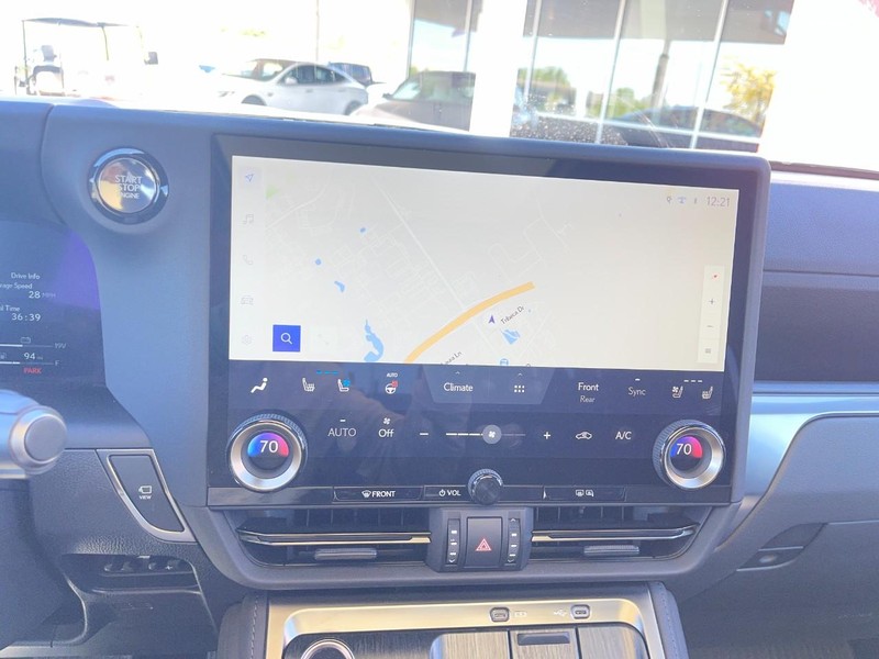 Lexus GX Vehicle Image 39