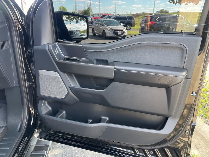 Ford F-150 Vehicle Image 12