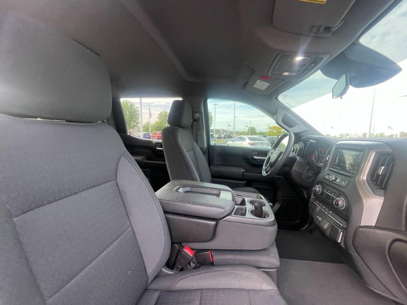 Chevrolet Silverado 1500 Vehicle Image 04