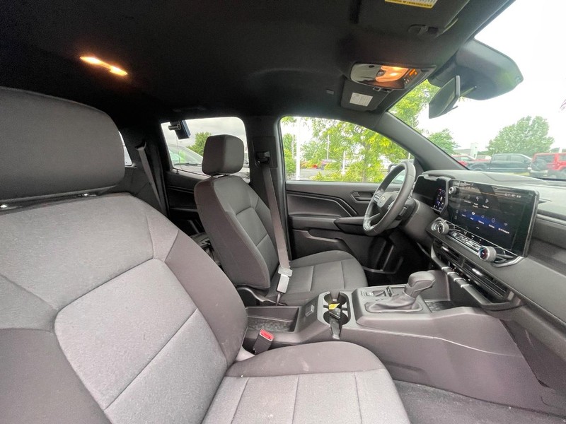 Chevrolet Colorado Vehicle Image 05