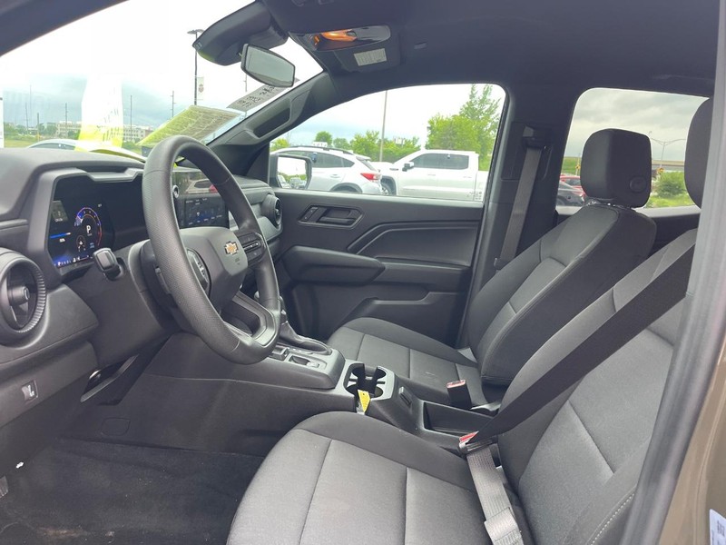 Chevrolet Colorado Vehicle Image 10