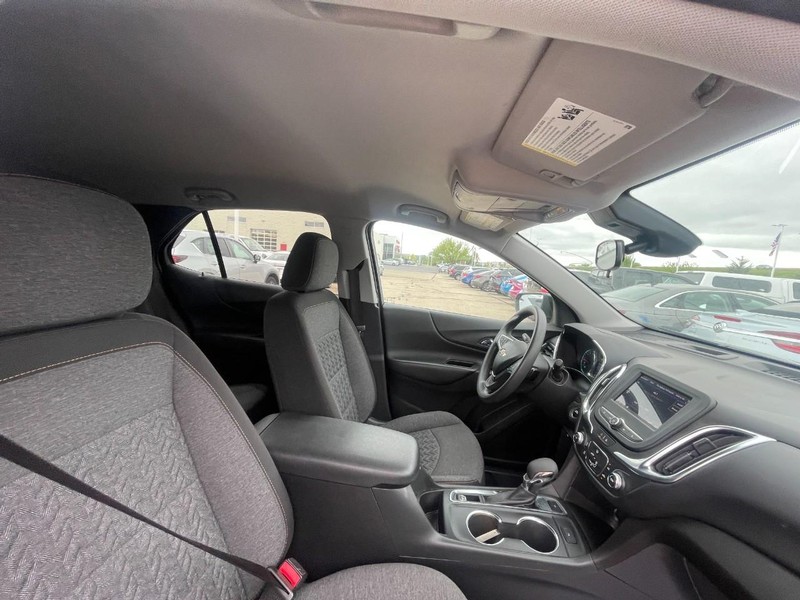 Chevrolet Equinox Vehicle Image 03