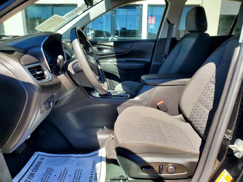 Chevrolet Equinox Vehicle Image 12