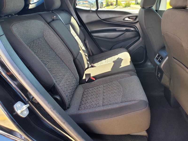 Chevrolet Equinox Vehicle Image 14