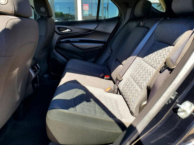 Chevrolet Equinox Vehicle Image 15