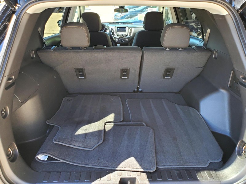 Chevrolet Equinox Vehicle Image 16