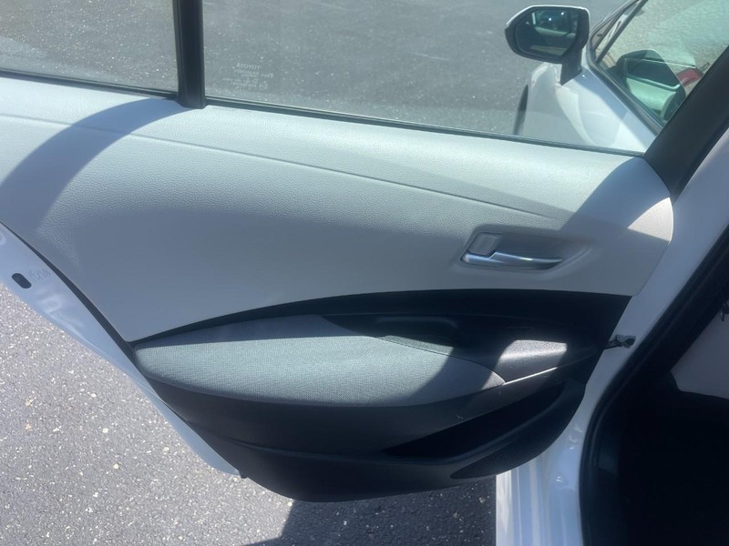 Toyota Corolla Vehicle Image 12