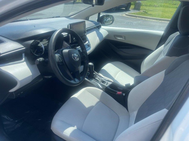 Toyota Corolla Vehicle Image 13