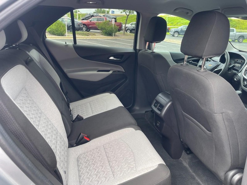 Chevrolet Equinox Vehicle Image 09