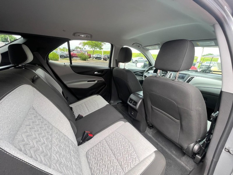 Chevrolet Equinox Vehicle Image 10