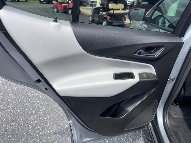 Chevrolet Equinox Vehicle Image 14