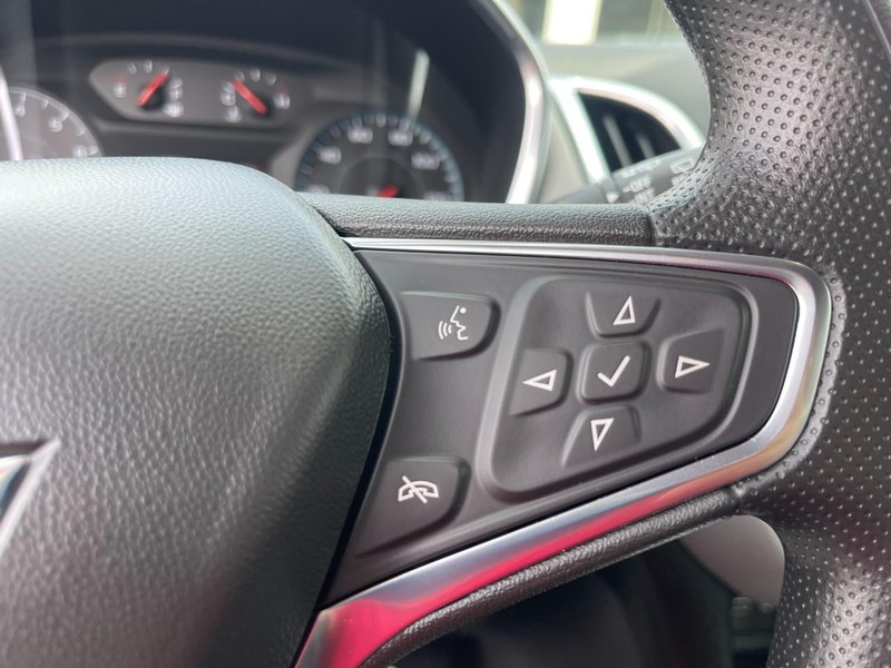 Chevrolet Equinox Vehicle Image 21