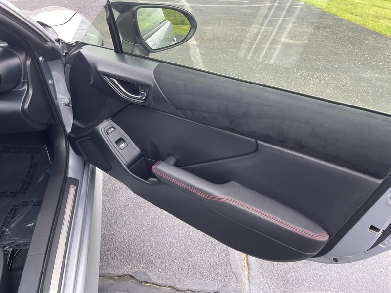 Subaru BRZ Vehicle Image 09