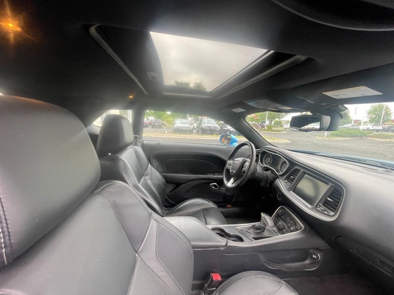 Dodge Challenger Vehicle Image 03