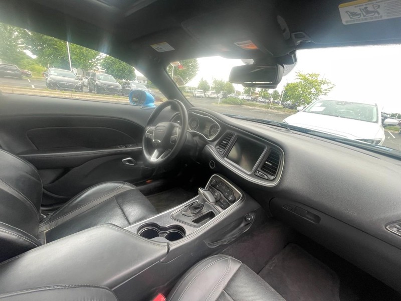 Dodge Challenger Vehicle Image 05
