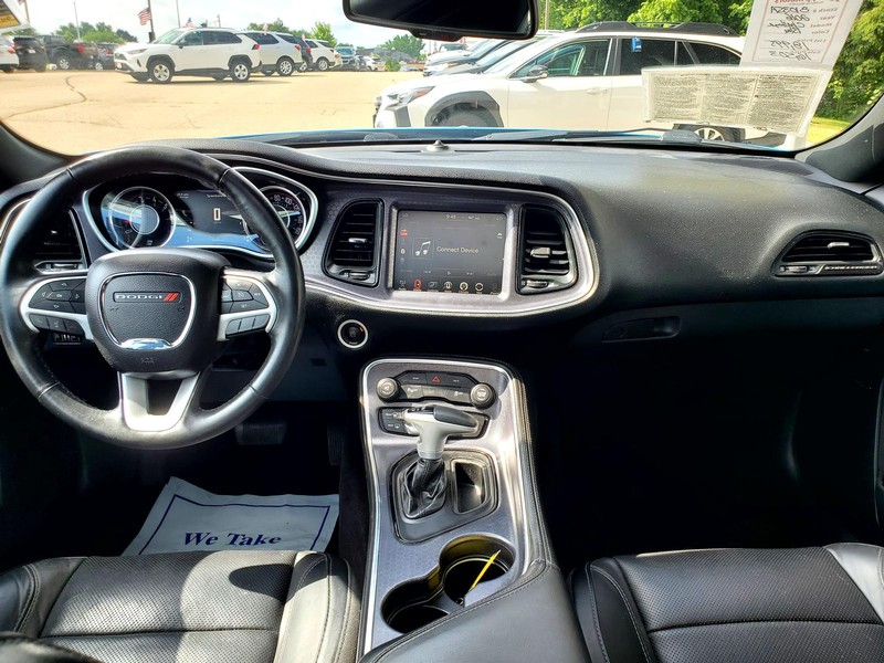 Dodge Challenger Vehicle Image 08