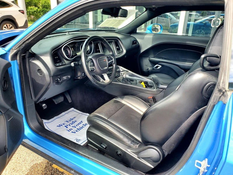 Dodge Challenger Vehicle Image 12