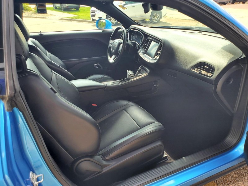 Dodge Challenger Vehicle Image 14