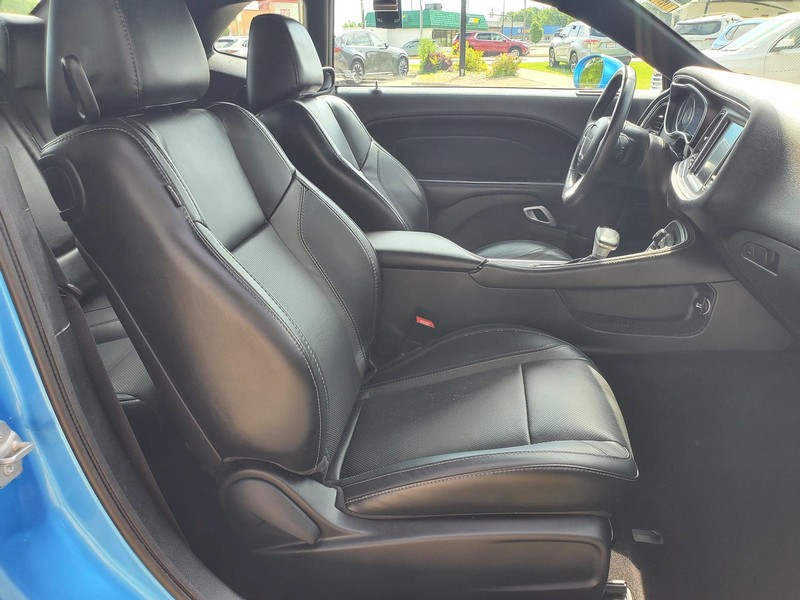 Dodge Challenger Vehicle Image 15