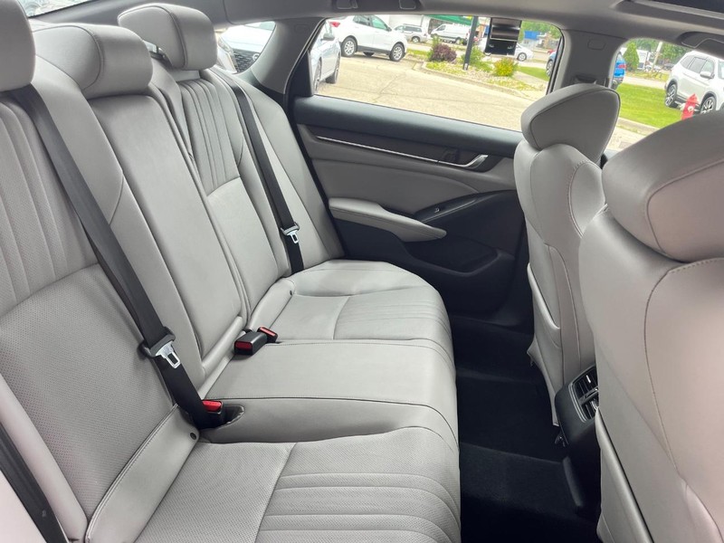 Honda Accord Sedan Vehicle Image 14