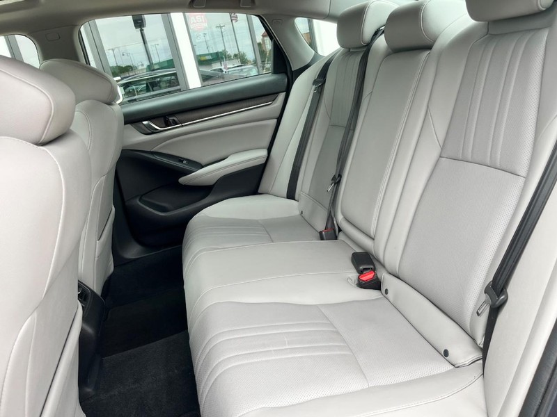 Honda Accord Sedan Vehicle Image 15