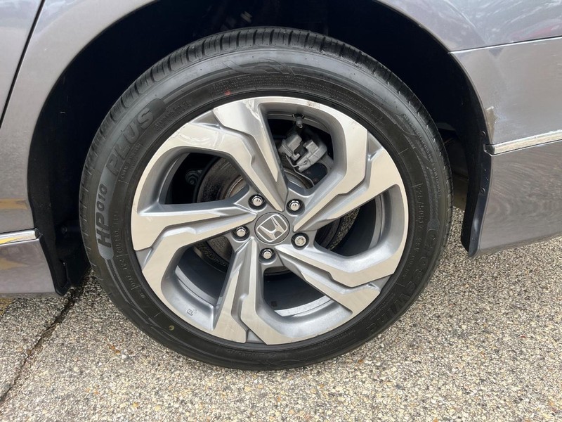 Honda Accord Sedan Vehicle Image 16