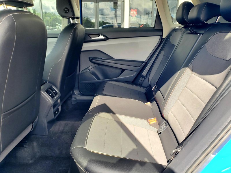 Volkswagen Taos Vehicle Image 14