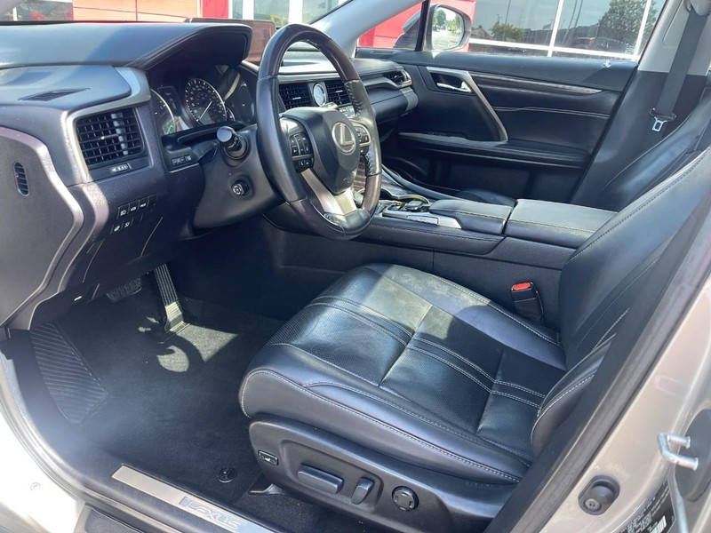 Lexus RX Vehicle Image 22
