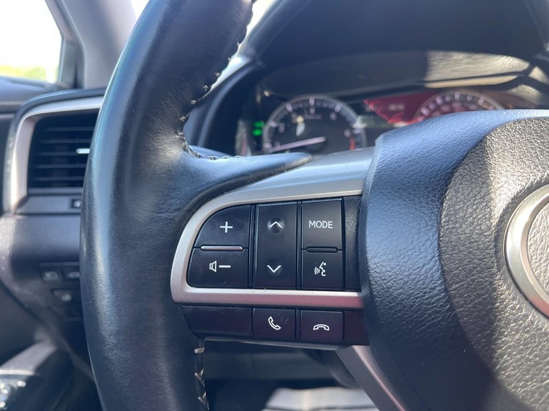 Lexus RX Vehicle Image 29