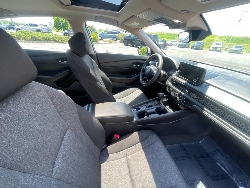 Honda Accord Sedan Vehicle Image 11