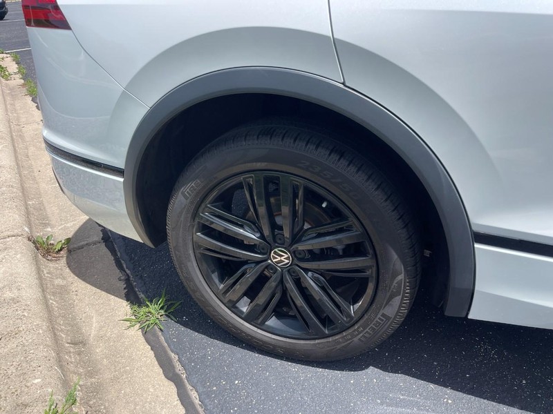 Volkswagen Tiguan Vehicle Image 08