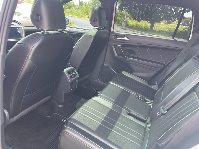 Volkswagen Tiguan Vehicle Image 17