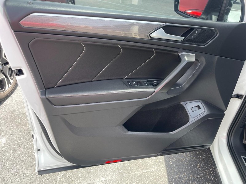 Volkswagen Tiguan Vehicle Image 20