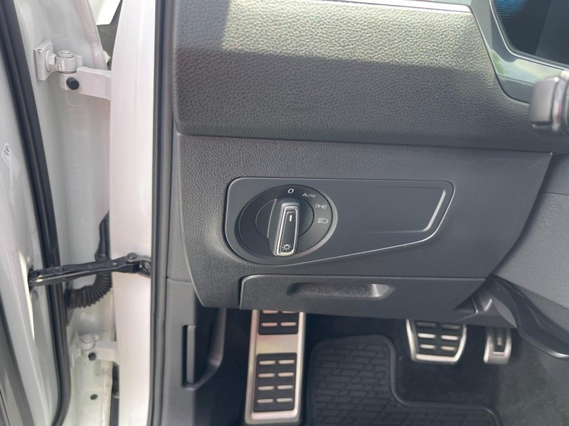 Volkswagen Tiguan Vehicle Image 22