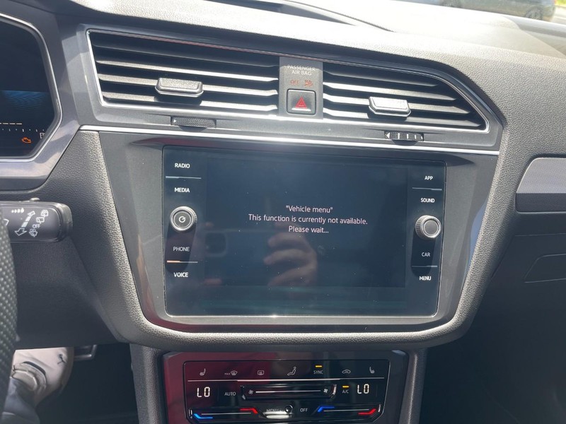 Volkswagen Tiguan Vehicle Image 28