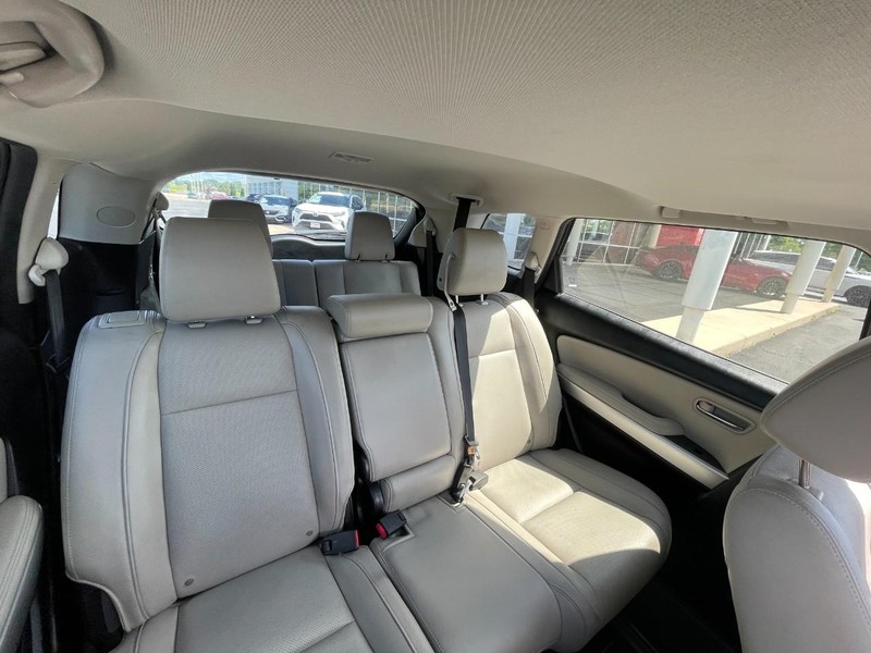 Mazda CX-9 Vehicle Image 05