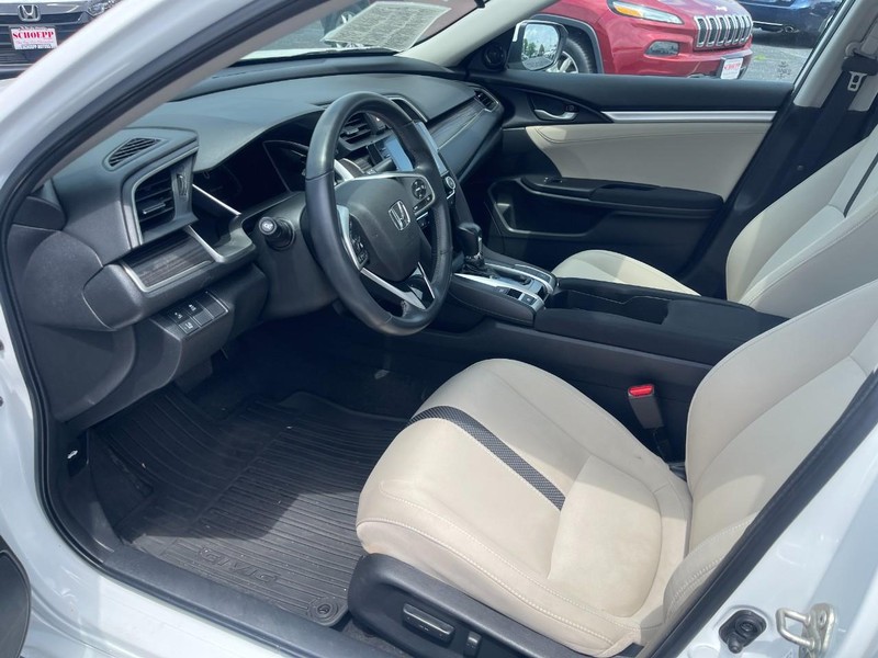 Honda Civic Sedan Vehicle Image 16