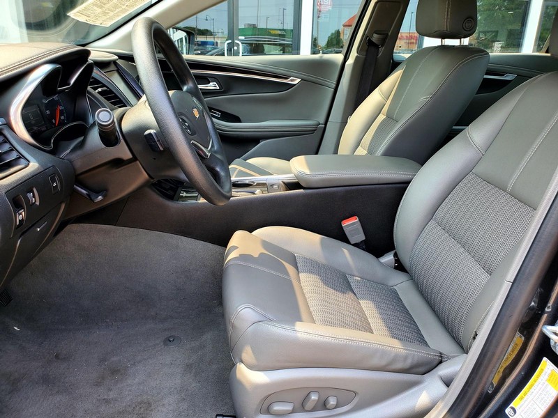 Chevrolet Impala Vehicle Image 11