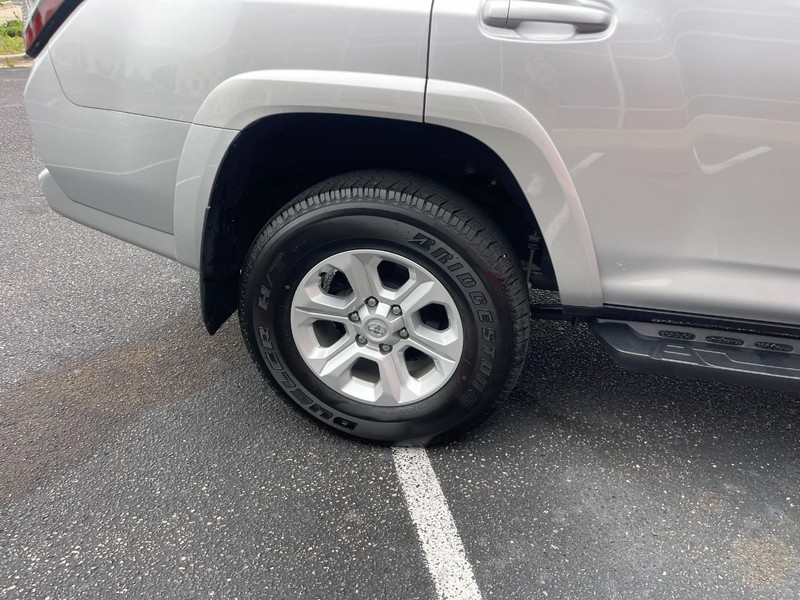 Toyota 4Runner Vehicle Image 08