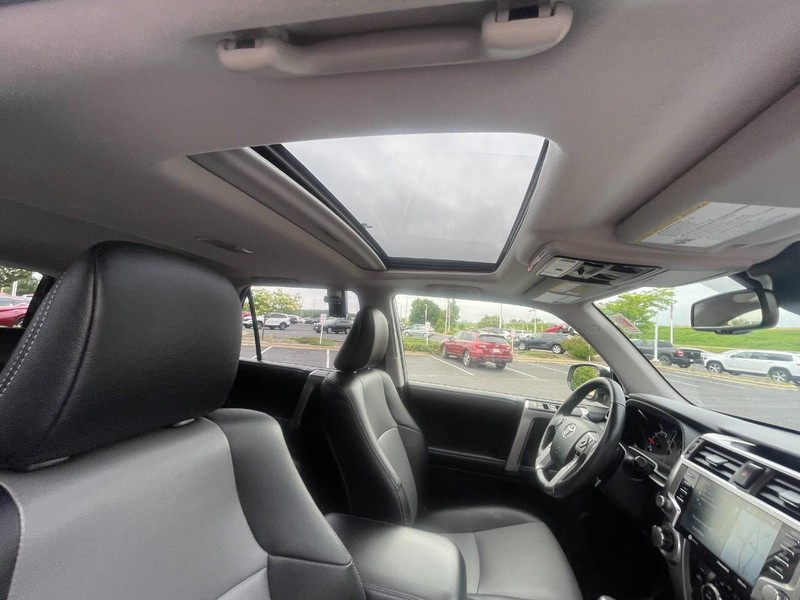 Toyota 4Runner Vehicle Image 10