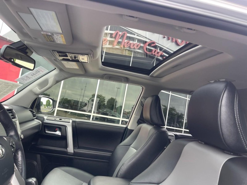 Toyota 4Runner Vehicle Image 20