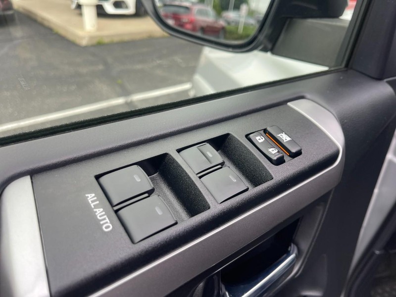 Toyota 4Runner Vehicle Image 22